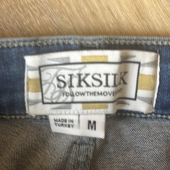 Sik Silk Bust Knee Riot Denim Jeans in Light Blue. Size Medium - Picture 10 of 12